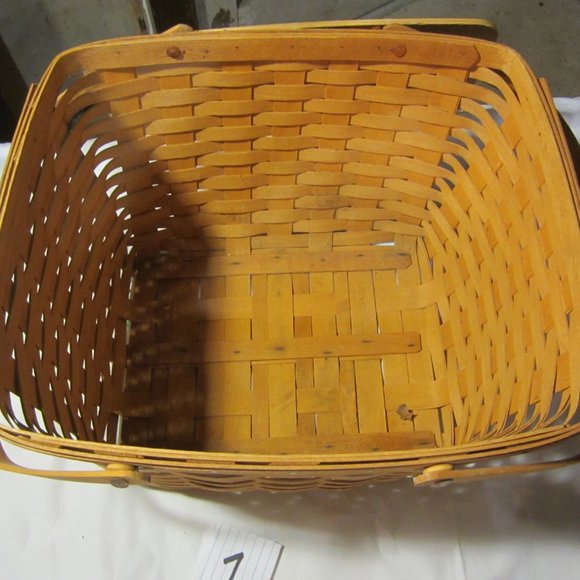 VTG MANCHESTER TANK PROMO BASKET, DBL HANDLE, WOOD HINGED TOP - Picture 7 of 8